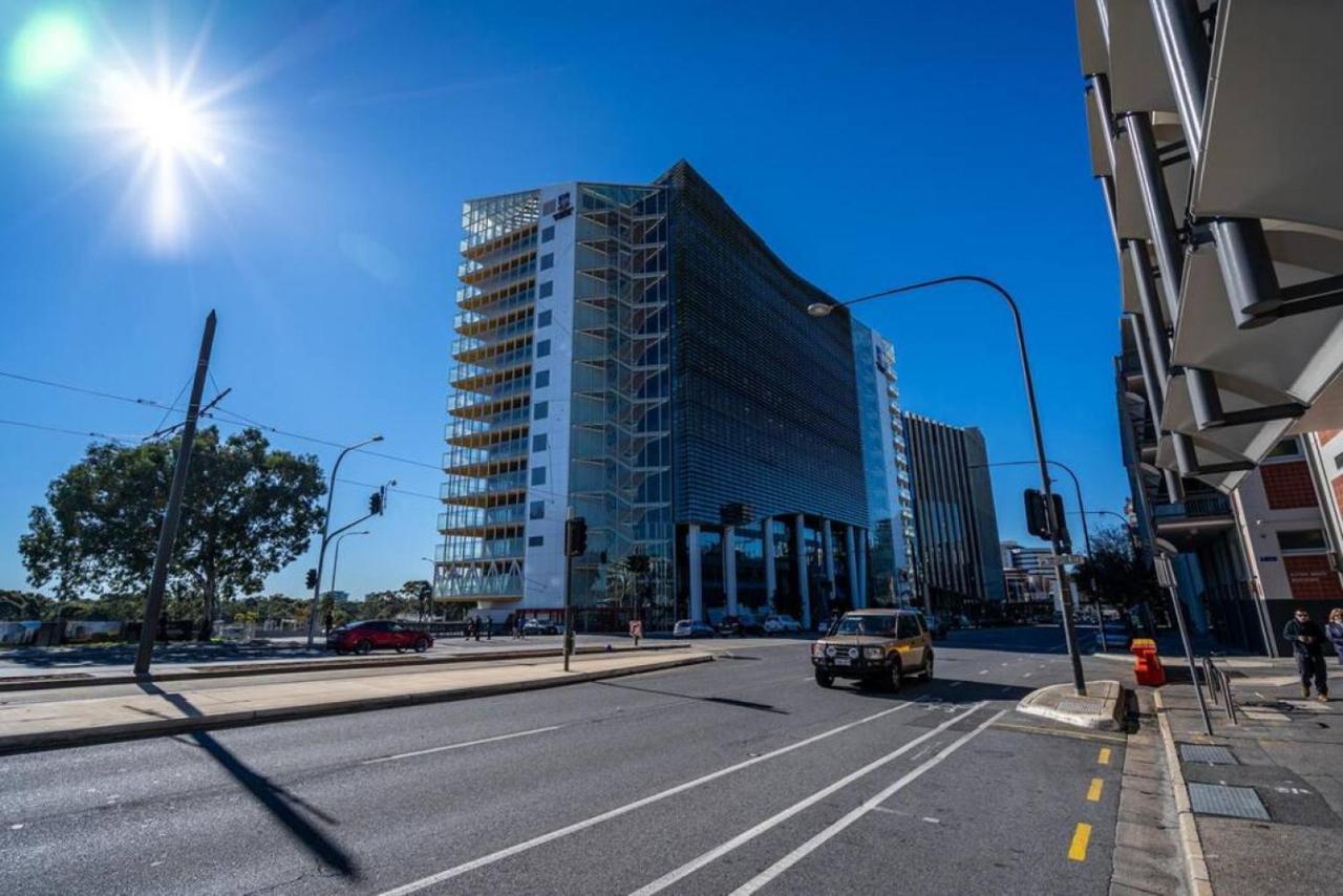Infinity On Morphett Adelaide Apartman Kültér fotó