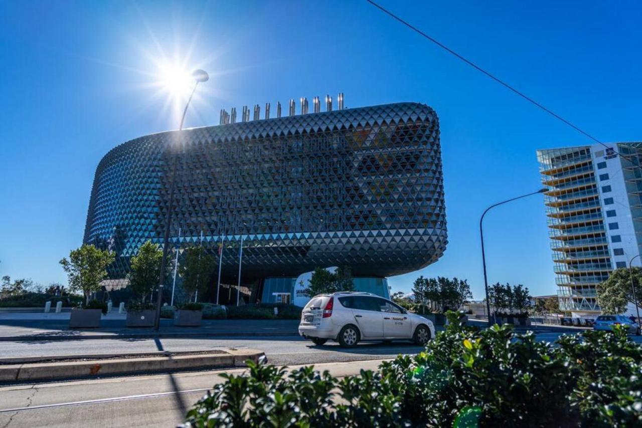 Infinity On Morphett Adelaide Apartman Kültér fotó